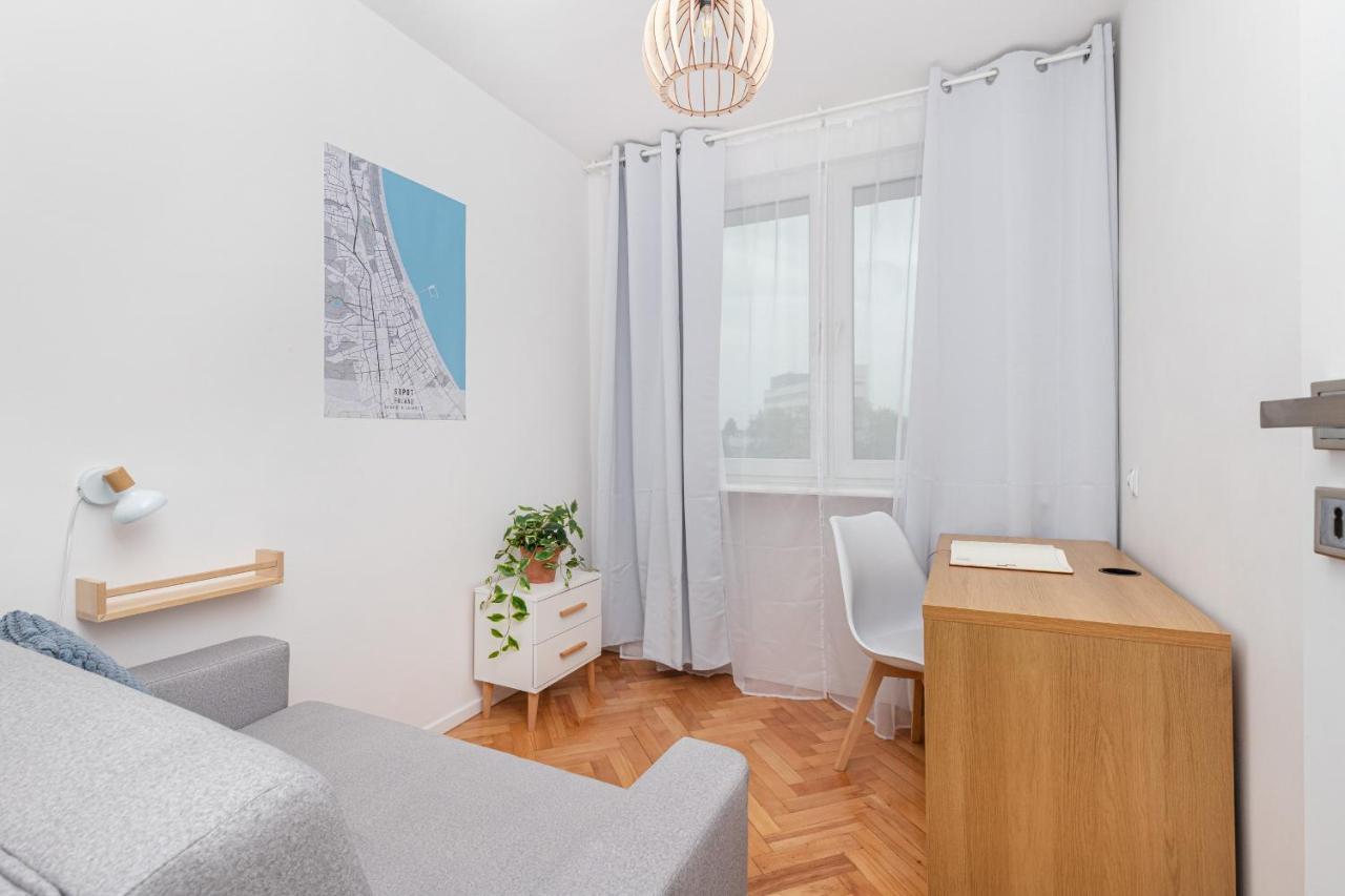 Cosy For 5 Guests Wrzeszcz By Renters Huoneisto *